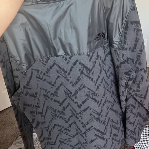 North face quarter zip - Picture 2 of 4